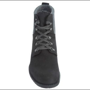 caterpillar taylor hiking boots